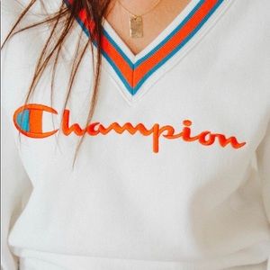 NWOT Champion x UO Fleece V-Neck Sweatshirt